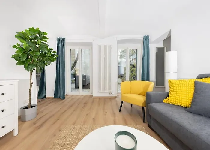 Terrassen-Wohnung Am Goerlitzer Park In Kreuzberg
