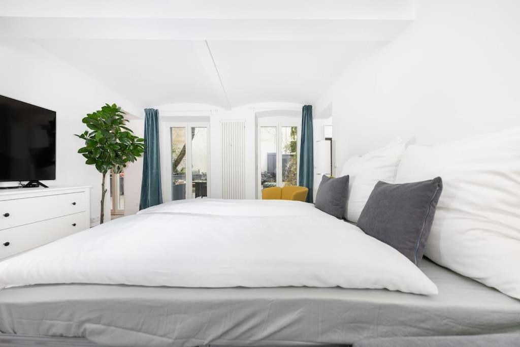 Terrassen-wohnung Am Goerlitzer Park In Kreuzberg Apartment Berlin