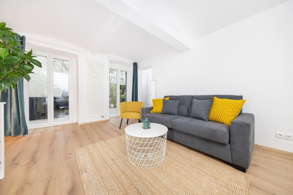 Terrassen-wohnung Am Goerlitzer Park In Kreuzberg * Berlin