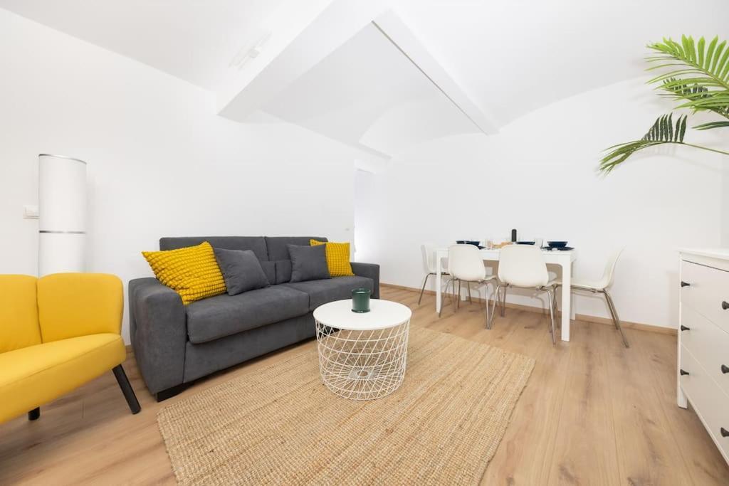 Apartment Terrassen-wohnung Am Goerlitzer Park In Kreuzberg *