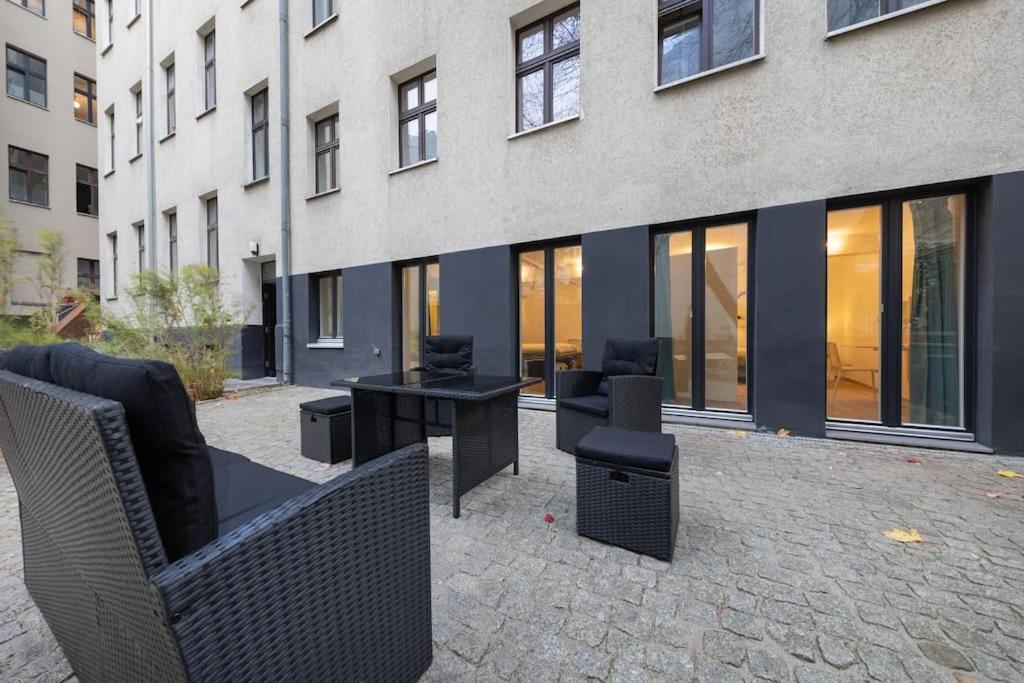 Apartment Terrassen-wohnung Am Goerlitzer Park In Kreuzberg *