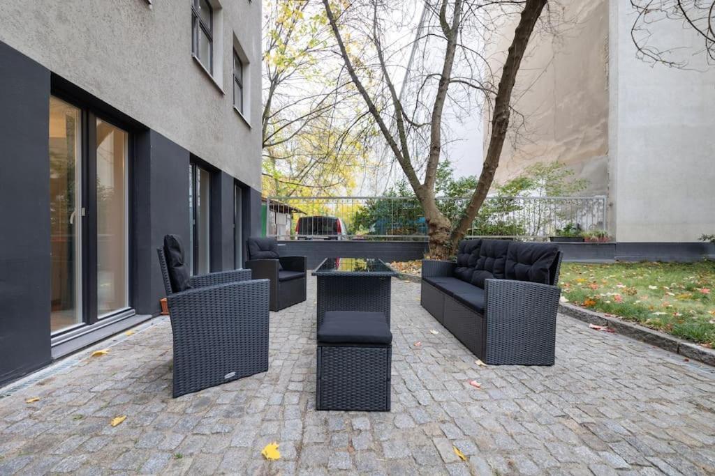 Terrassen-wohnung Am Goerlitzer Park In Kreuzberg